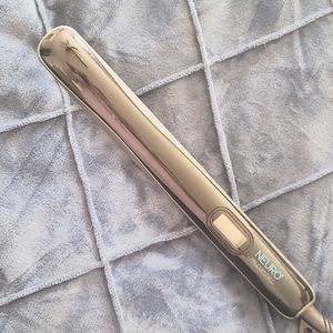 Paul Mitchell Neuro Straightener